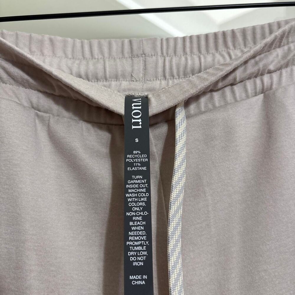 Vuori Essential Wideleg Pant in Ecru Heather size Small Regular Length - Picture 4 of 6